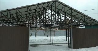 Двускатные навесы из профнастила Томск, цена от 1787 руб.